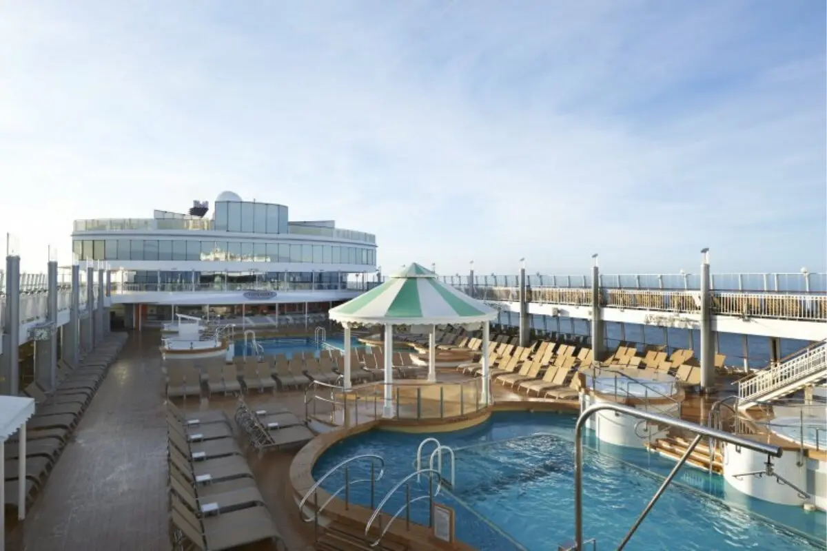 NCL Jade Piscina pool