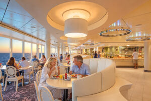 04_norwegian_epic_garden_cafe_personas_IA_1200x800